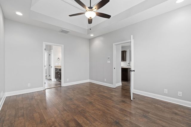 1245 Fallon Dr, Clarksville, TN 37043