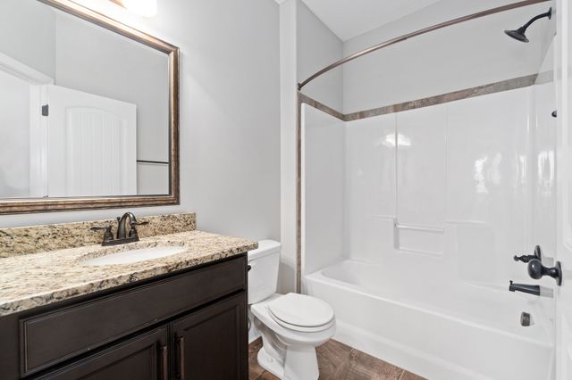 1245 Fallon Dr, Clarksville, TN 37043