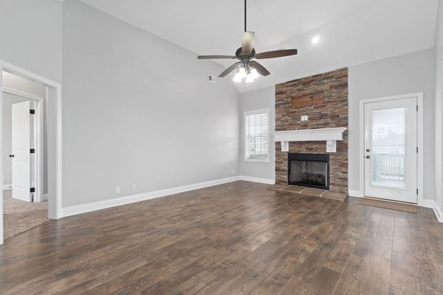 1245 Fallon Dr, Clarksville, TN 37043