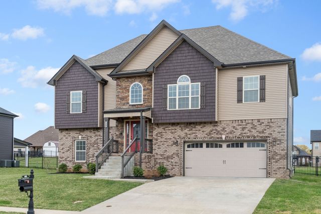 1245 Fallon Dr, Clarksville, TN 37043