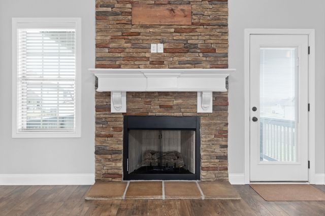 1245 Fallon Dr, Clarksville, TN 37043