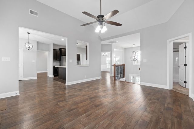 1245 Fallon Dr, Clarksville, TN 37043