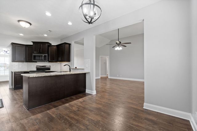 1245 Fallon Dr, Clarksville, TN 37043