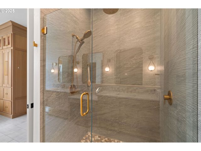 3911 Nw 114TH Way, Vancouver, WA 98685