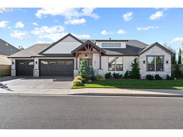 3911 Nw 114TH Way, Vancouver, WA 98685