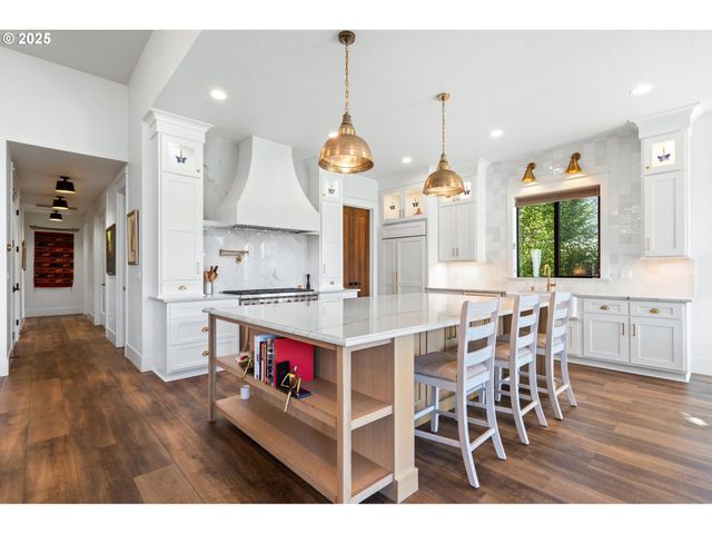 3911 Nw 114TH Way, Vancouver, WA 98685