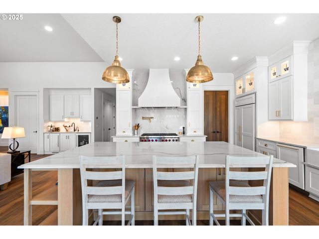 3911 Nw 114TH Way, Vancouver, WA 98685