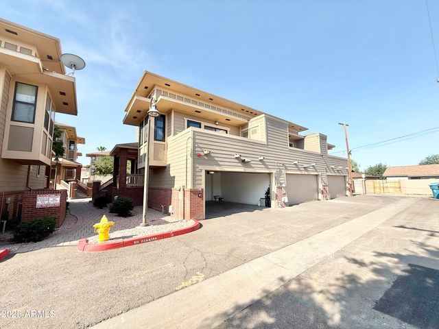 708 S BECK Avenue, Tempe, AZ 85281