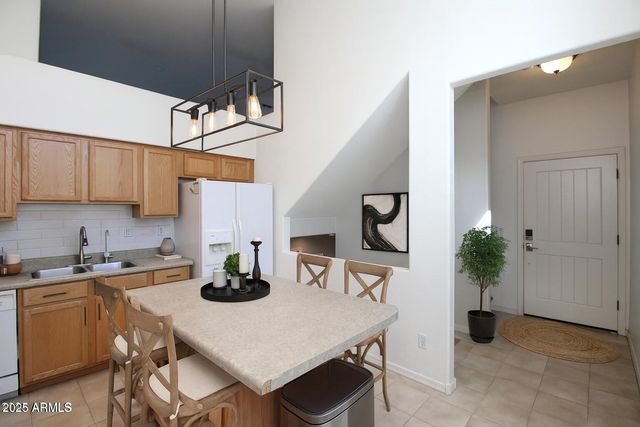 708 S BECK Avenue, Tempe, AZ 85281