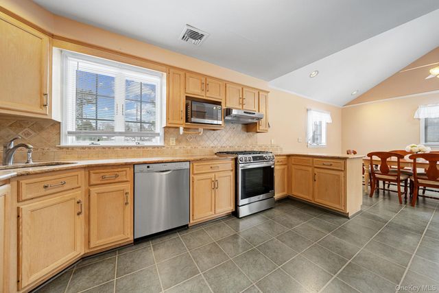 166 Parrott Road, West Nyack, NY 10994