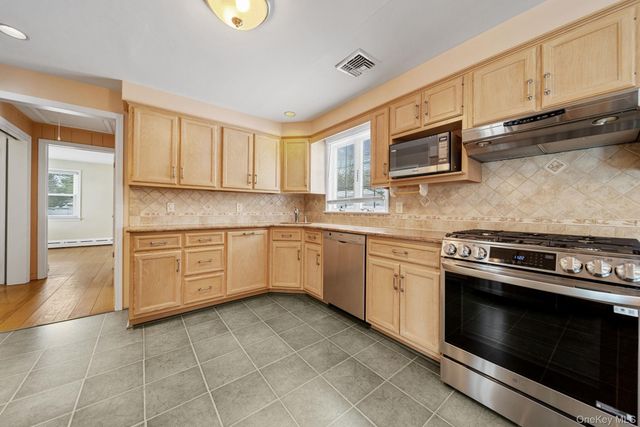 166 Parrott Road, West Nyack, NY 10994