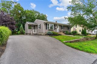30 NEWWOOD Drive, Cranston, RI 02920