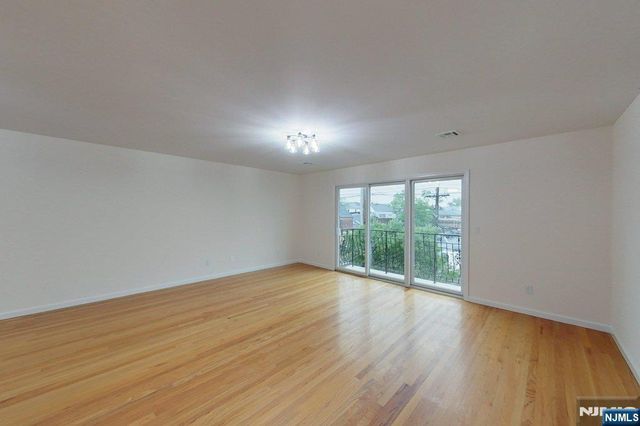 75 Jabez Street 3, Newark, NJ 07105