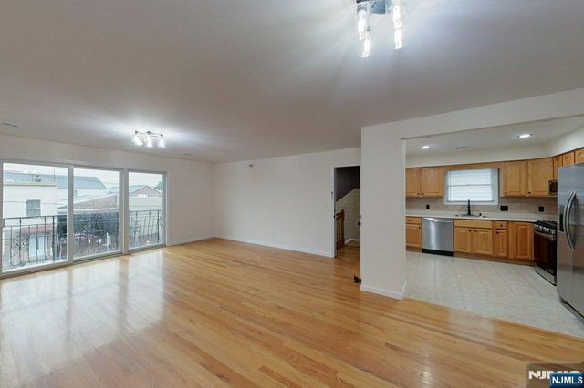 75 Jabez Street 3, Newark, NJ 07105