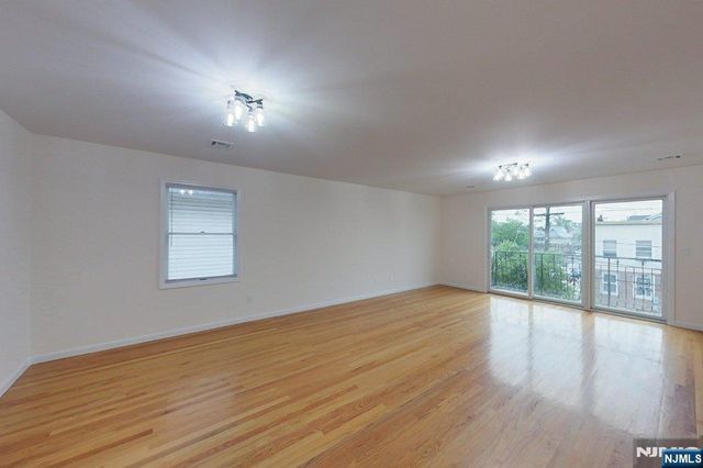 75 Jabez Street 3, Newark, NJ 07105