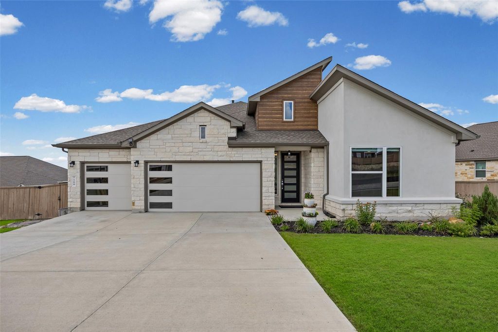 166 Salado Creek TRL, Bastrop, TX 78602