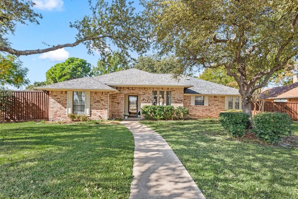 3101 Regency Street, Carrollton, TX 75007