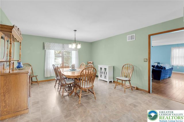 466 East Chestnut Street, Nazareth Boro, PA 18064