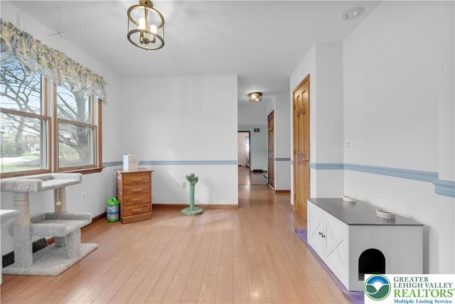 466 East Chestnut Street, Nazareth Boro, PA 18064