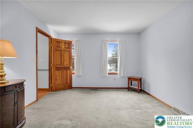 466 East Chestnut Street, Nazareth Boro, PA 18064