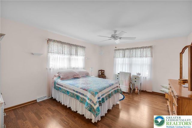 466 East Chestnut Street, Nazareth Boro, PA 18064