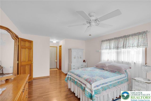 466 East Chestnut Street, Nazareth Boro, PA 18064