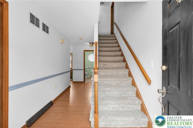 466 East Chestnut Street, Nazareth Boro, PA 18064