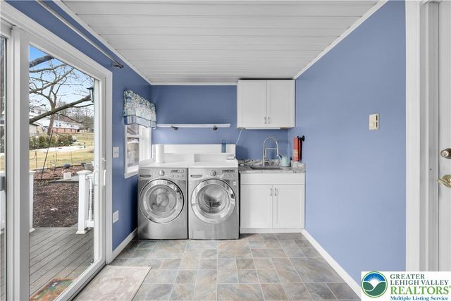 466 East Chestnut Street, Nazareth Boro, PA 18064