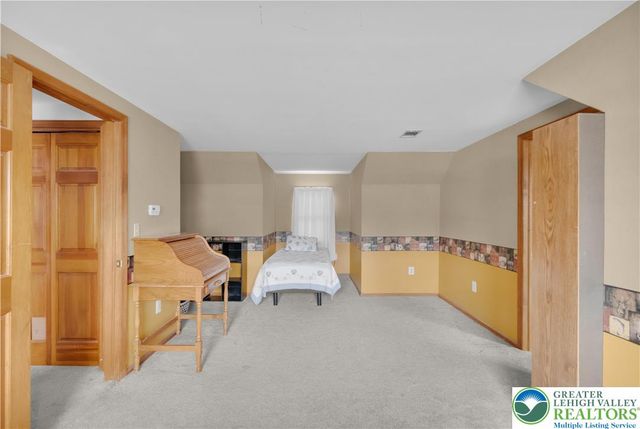 466 East Chestnut Street, Nazareth Boro, PA 18064