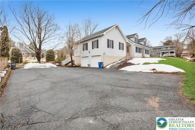 466 East Chestnut Street, Nazareth Boro, PA 18064