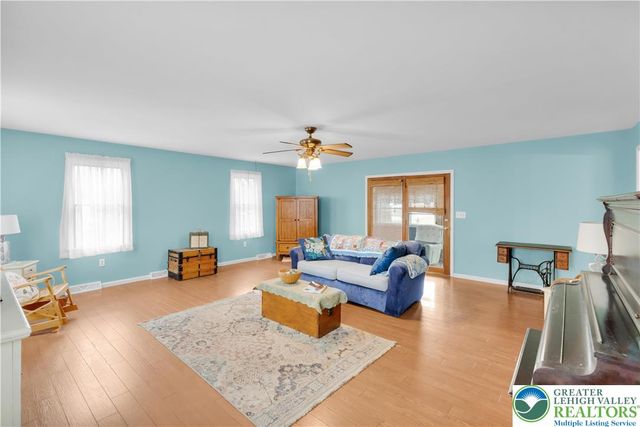 466 East Chestnut Street, Nazareth Boro, PA 18064