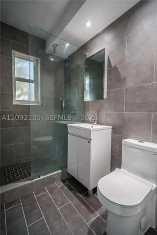 1950 NW 2nd Ct 5, Miami, FL 33136