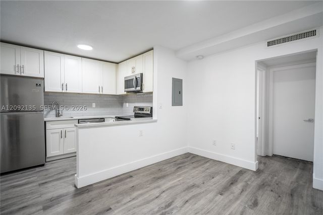 1950 NW 2nd Ct 5, Miami, FL 33136