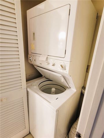 152 Tuckerman Avenue 14, Middletown, RI 02842