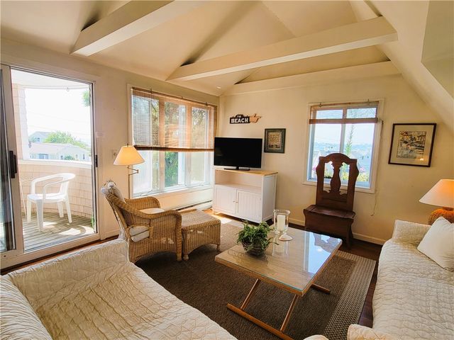 152 Tuckerman Avenue 14, Middletown, RI 02842