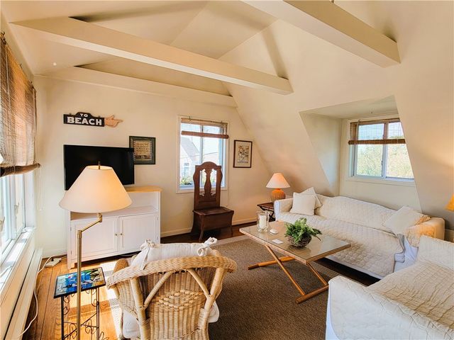 152 Tuckerman Avenue 14, Middletown, RI 02842