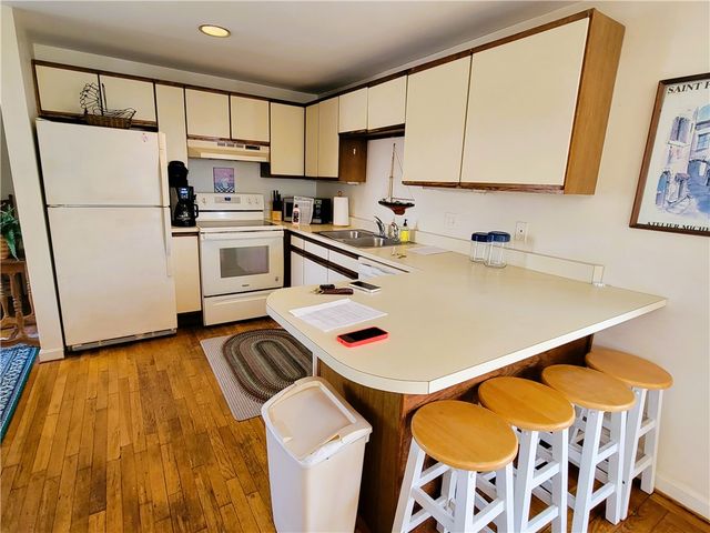 152 Tuckerman Avenue 14, Middletown, RI 02842