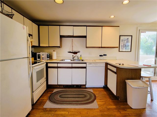 152 Tuckerman Avenue 14, Middletown, RI 02842