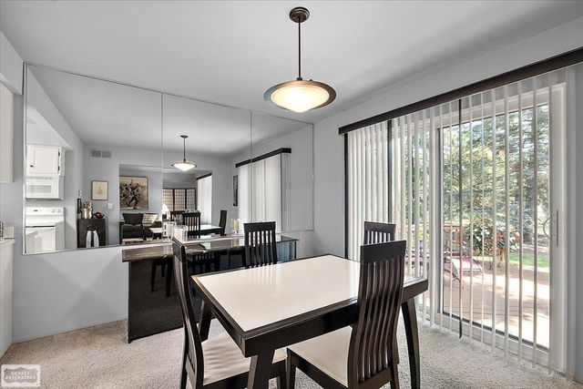 1995 Streamwood Drive, Rochester Hills, MI 48309