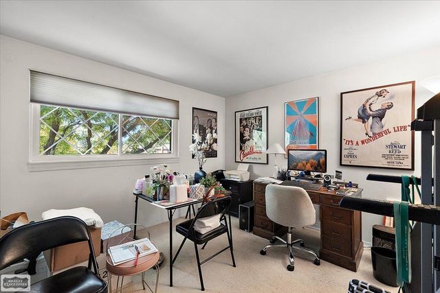 1995 Streamwood Drive, Rochester Hills, MI 48309