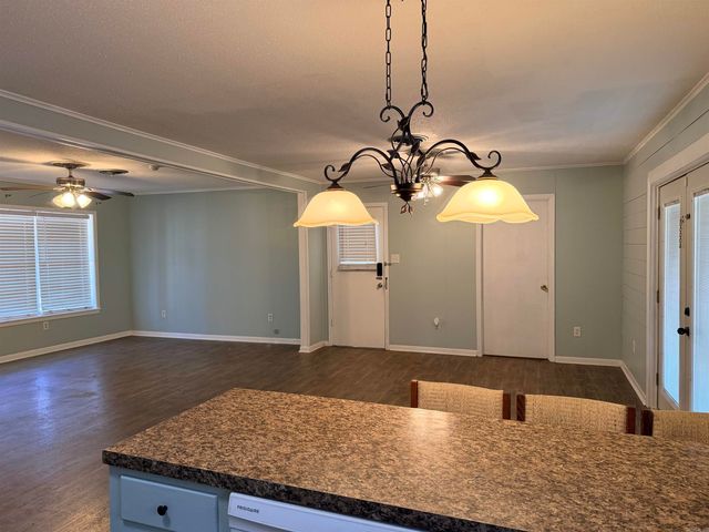 1412 Chestnut St, Crossett, AR 71635