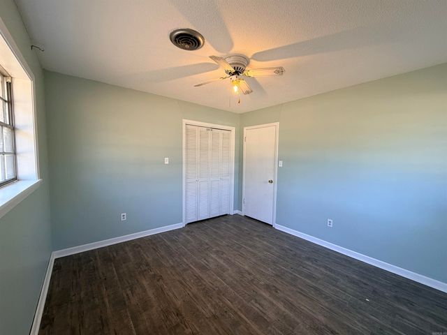 1412 Chestnut St, Crossett, AR 71635