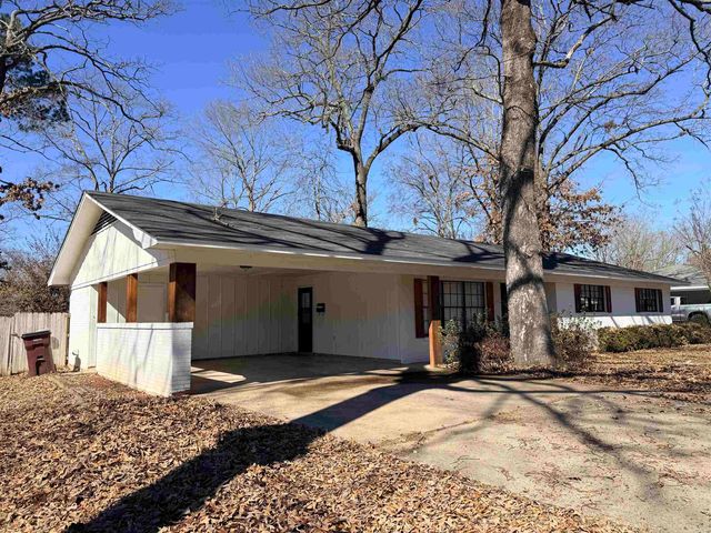 1412 Chestnut St, Crossett, AR 71635