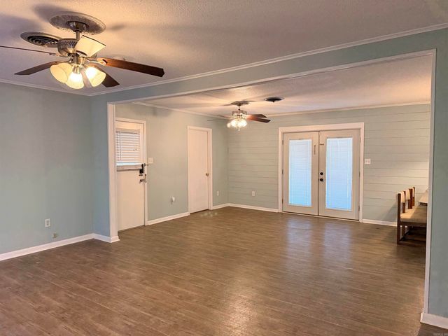 1412 Chestnut St, Crossett, AR 71635