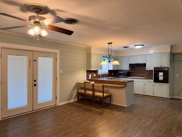 1412 Chestnut St, Crossett, AR 71635