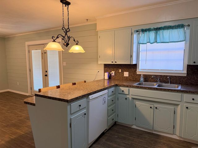 1412 Chestnut St, Crossett, AR 71635