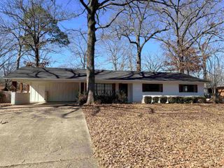 1412 Chestnut St, Crossett, AR 71635