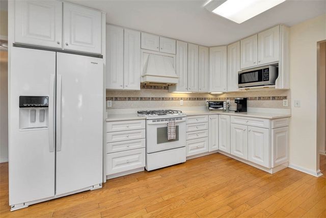 107 Arthur J Moore Drive, St Simons Island, GA 31522