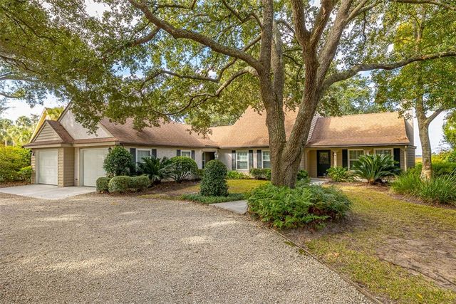 107 Arthur J Moore Drive, St Simons Island, GA 31522