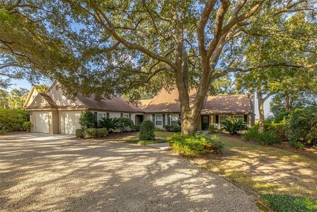 107 Arthur J Moore Drive, St Simons Island, GA 31522
